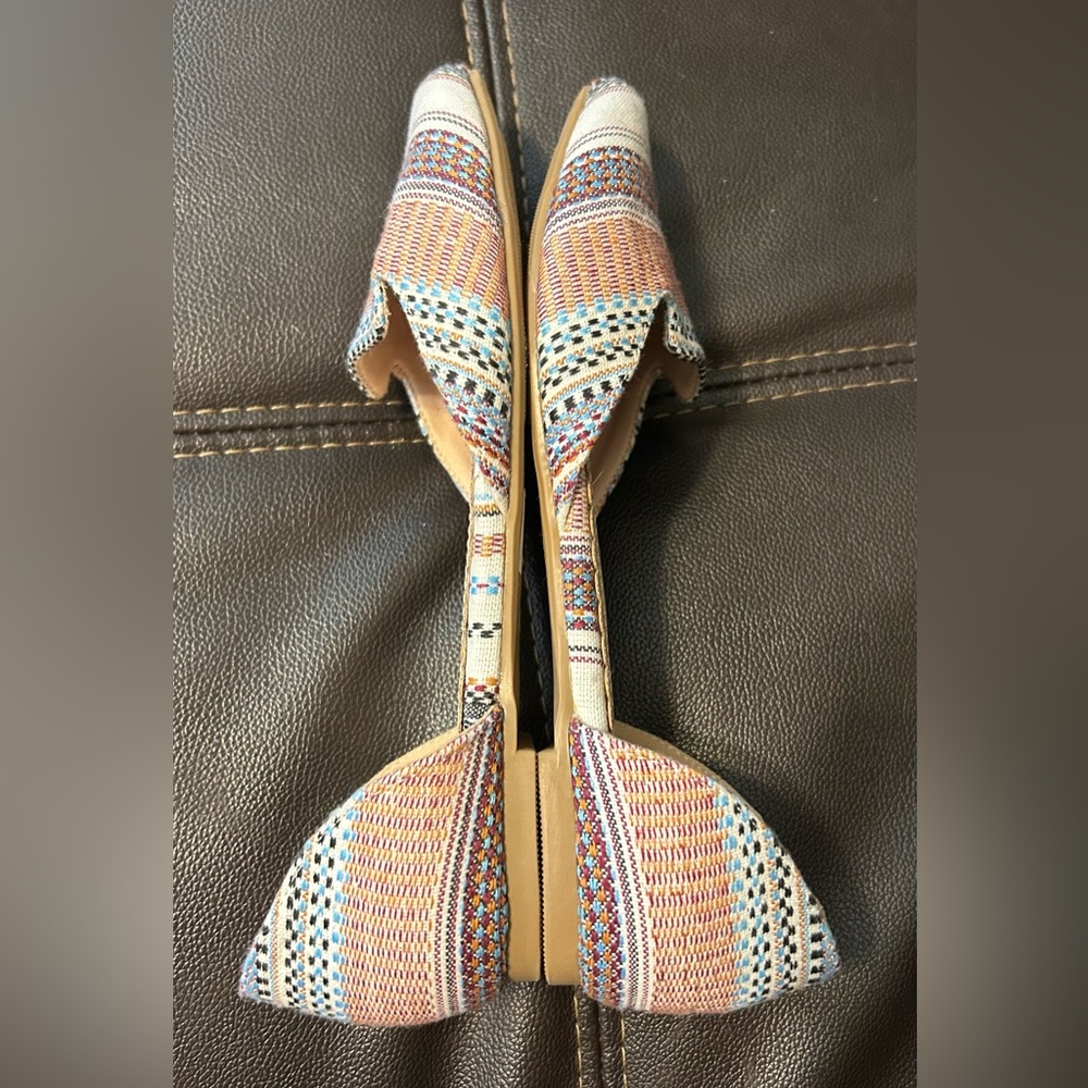 NWOT. Restricted Slip On. Size 8. - Picture 6 of 9